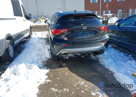2018 Infiniti Qx30 Premium z USA, uszkodzony, nr VIN SJKCH5CR3JA054236